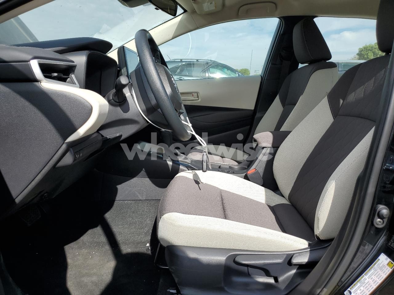 Photo 7 of 2025 TOYOTA COROLLA LE (VIN 5YFB4MDE9SP288586)