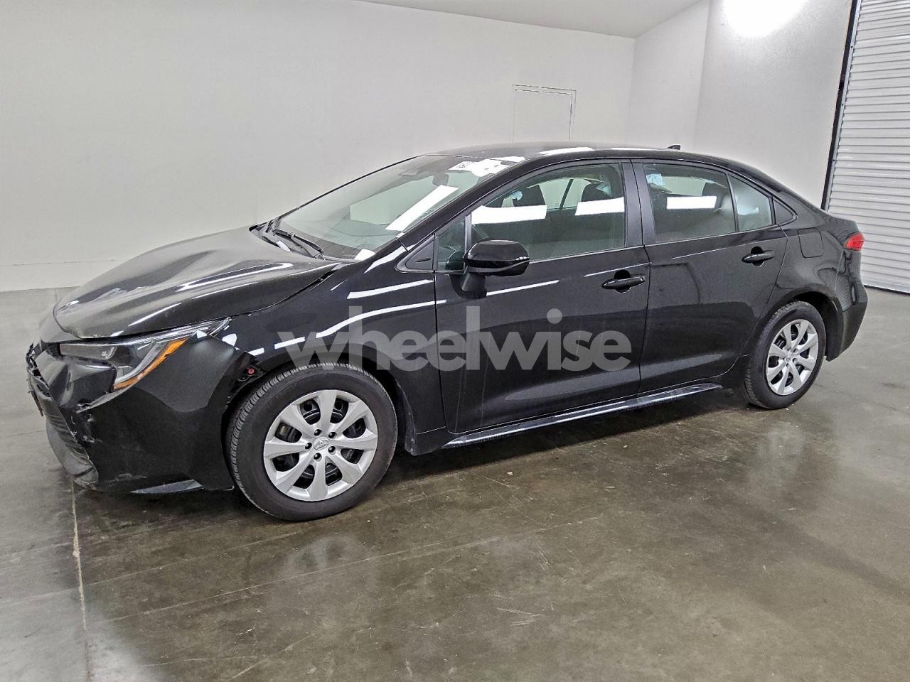 2025 TOYOTA COROLLA LE (VIN 5YFB4MDE9SP298891) main photo