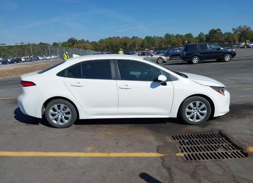 Photo 13 of 2023 Toyota Corolla LE (VIN 5YFB4MDEXPP000968)