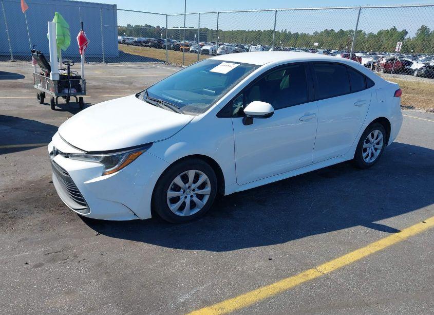 Photo 2 of 2023 Toyota Corolla LE (VIN 5YFB4MDEXPP000968)