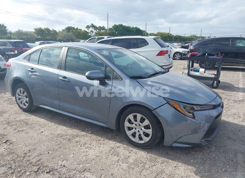 2023 Toyota Corolla LE (VIN 5YFB4MDEXPP027815) main photo