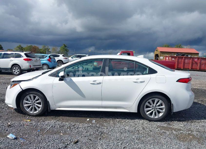 Photo 15 of 2024 Toyota Corolla LE (VIN 5YFB4MDEXRP102838)