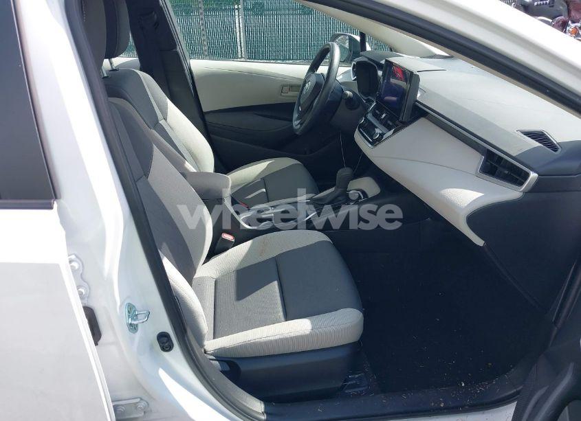 Photo 5 of 2024 Toyota Corolla LE (VIN 5YFB4MDEXRP102838)