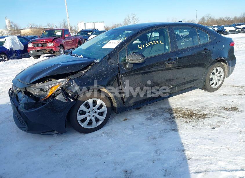 Photo 2 of 2024 Toyota Corolla LE (VIN 5YFB4MDEXRP108784)