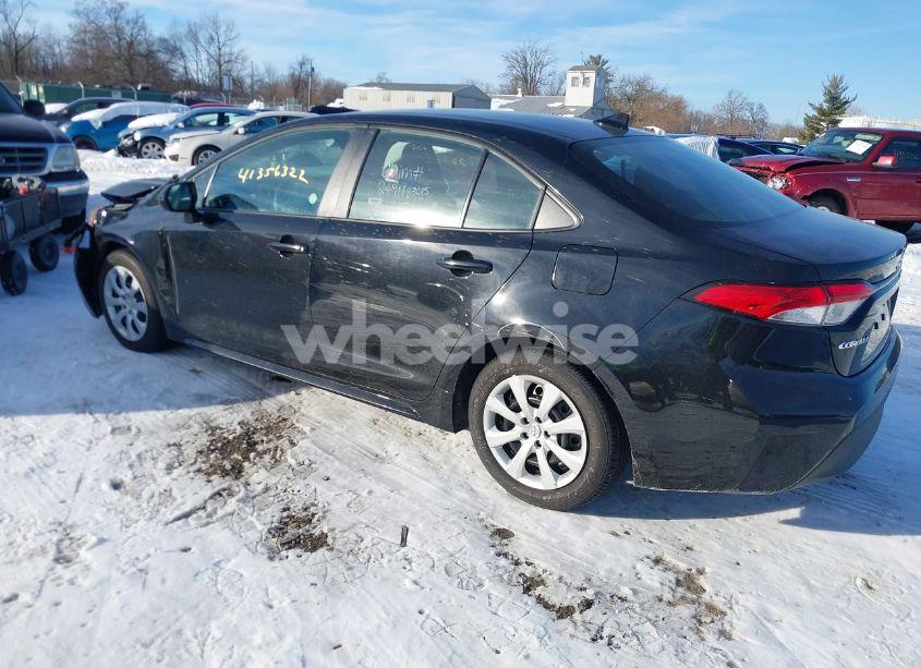 Photo 3 of 2024 Toyota Corolla LE (VIN 5YFB4MDEXRP108784)