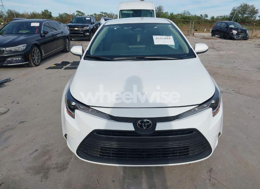 Photo 13 of 2024 Toyota Corolla LE (VIN 5YFB4MDEXRP117923)