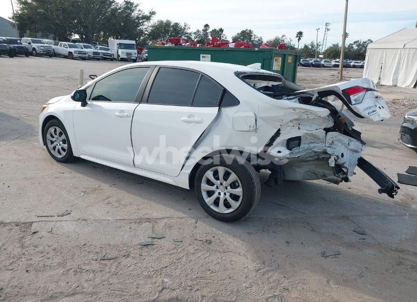 Photo 3 of 2024 Toyota Corolla LE (VIN 5YFB4MDEXRP117923)