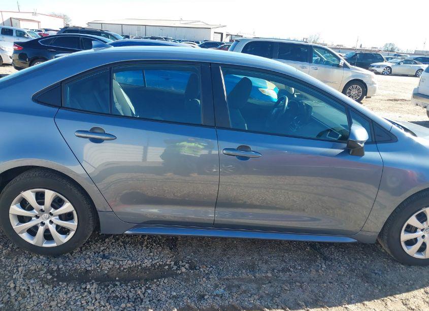 Photo 13 of 2024 Toyota Corolla LE (VIN 5YFB4MDEXRP132700)