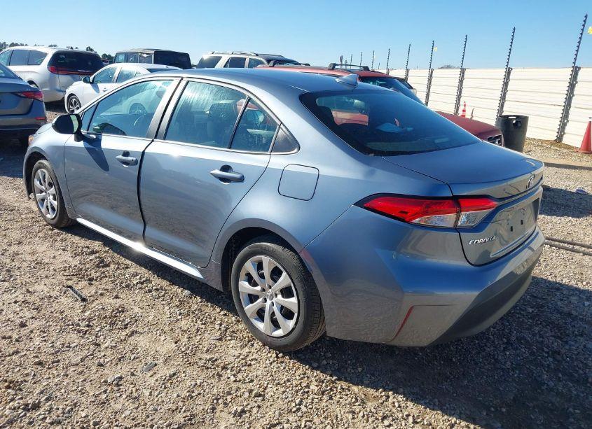 Photo 3 of 2024 Toyota Corolla LE (VIN 5YFB4MDEXRP132700)