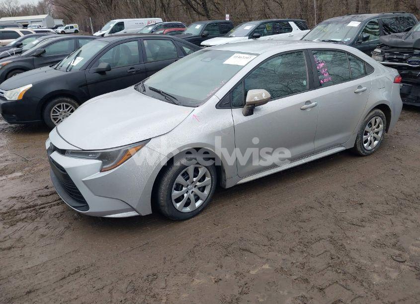 Photo 2 of 2024 Toyota Corolla LE (VIN 5YFB4MDEXRP160612)