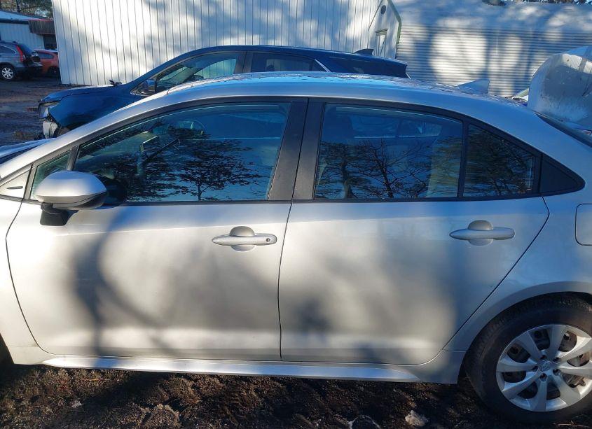 Photo 15 of 2024 Toyota Corolla LE (VIN 5YFB4MDEXRP171805)