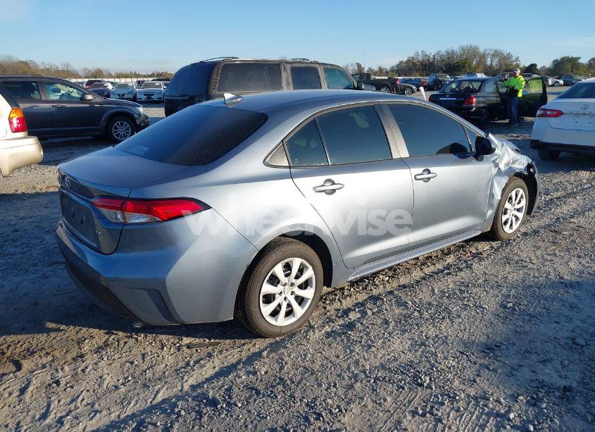 Photo 4 of 2024 Toyota Corolla LE (VIN 5YFB4MDEXRP195764)