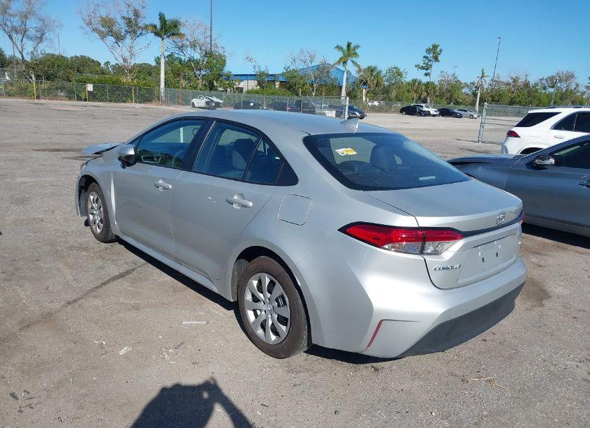 Photo 3 of 2024 Toyota Corolla LE (VIN 5YFB4MDEXRP204138)