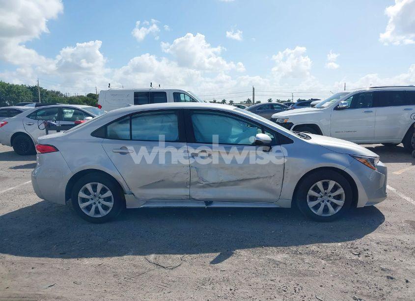 Photo 13 of 2024 Toyota Corolla LE (VIN 5YFB4MDEXRP204706)