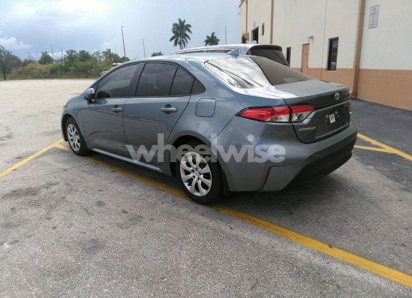 Photo 3 of 2025 Toyota Corolla LE (VIN 5YFB4MDEXSP240479)