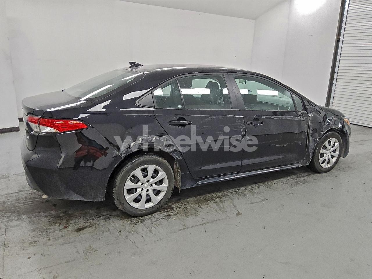 Photo 3 of 2025 TOYOTA COROLLA LE (VIN 5YFB4MDEXSP249795)