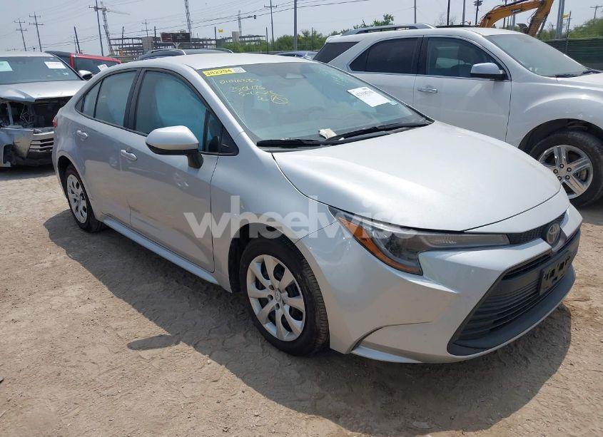 2025 Toyota Corolla LE (VIN 5YFB4MDEXSP250476) main photo