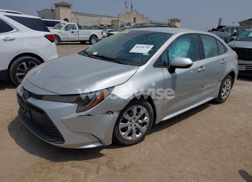 Photo 2 of 2025 Toyota Corolla LE (VIN 5YFB4MDEXSP250476)