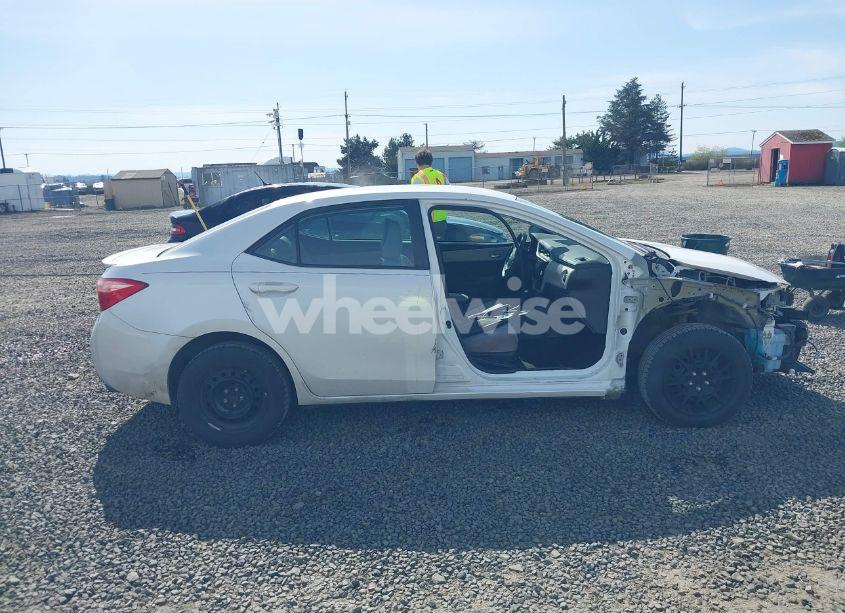 Photo 14 of 2017 Toyota Corolla LE ECO (VIN 5YFBPRHEXHP675347)