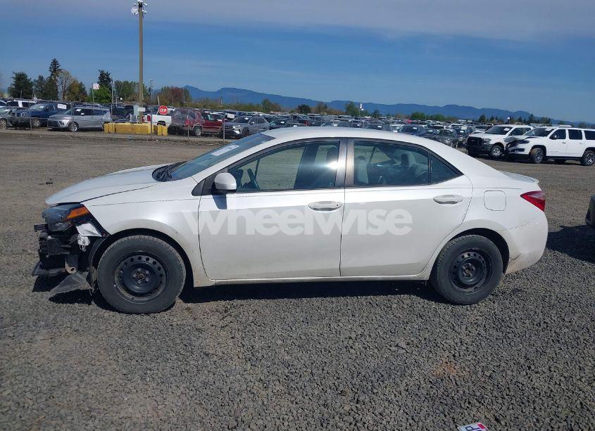 Photo 15 of 2017 Toyota Corolla LE ECO (VIN 5YFBPRHEXHP675347)