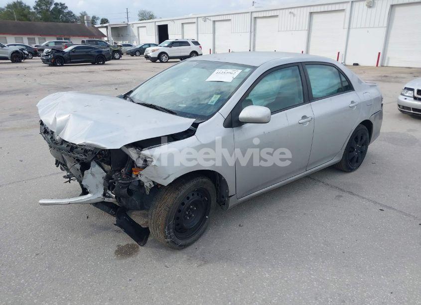 Photo 2 of 2012 Toyota Corolla LE (VIN 5YFBU4EE0CP047015)