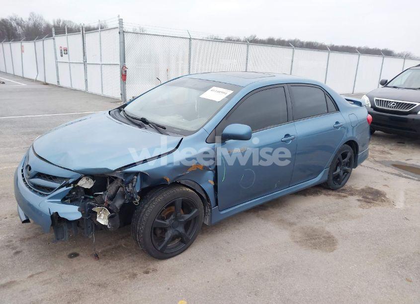 Photo 2 of 2013 Toyota Corolla S (VIN 5YFBU4EE0DP085216)