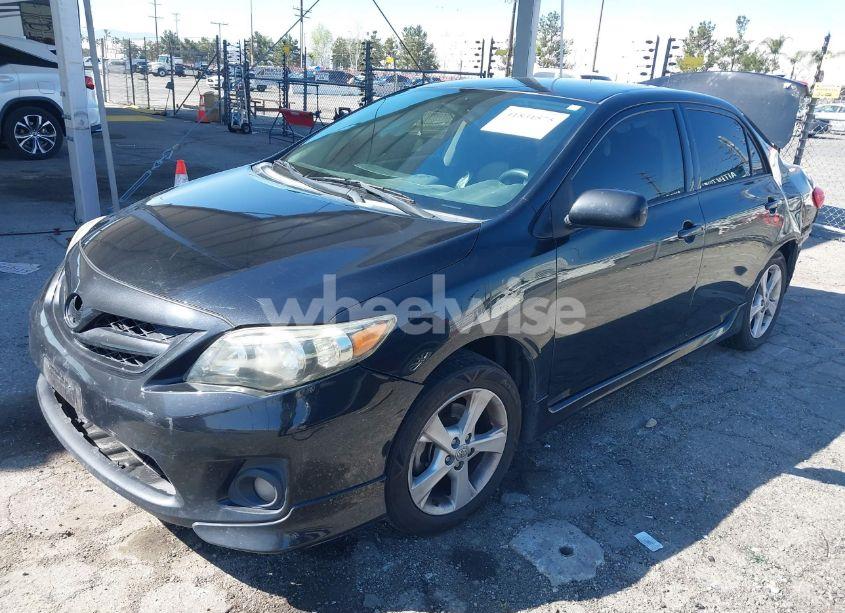 Photo 2 of 2013 Toyota Corolla S (VIN 5YFBU4EE0DP100622)