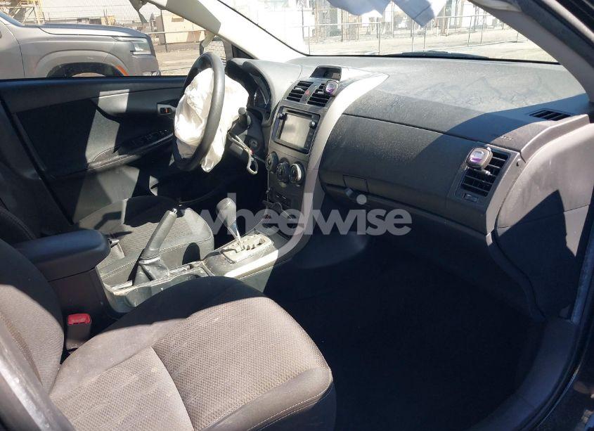 Photo 5 of 2013 Toyota Corolla S (VIN 5YFBU4EE0DP100622)