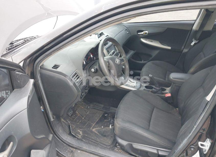 Photo 5 of 2013 Toyota Corolla S (VIN 5YFBU4EE0DP101477)