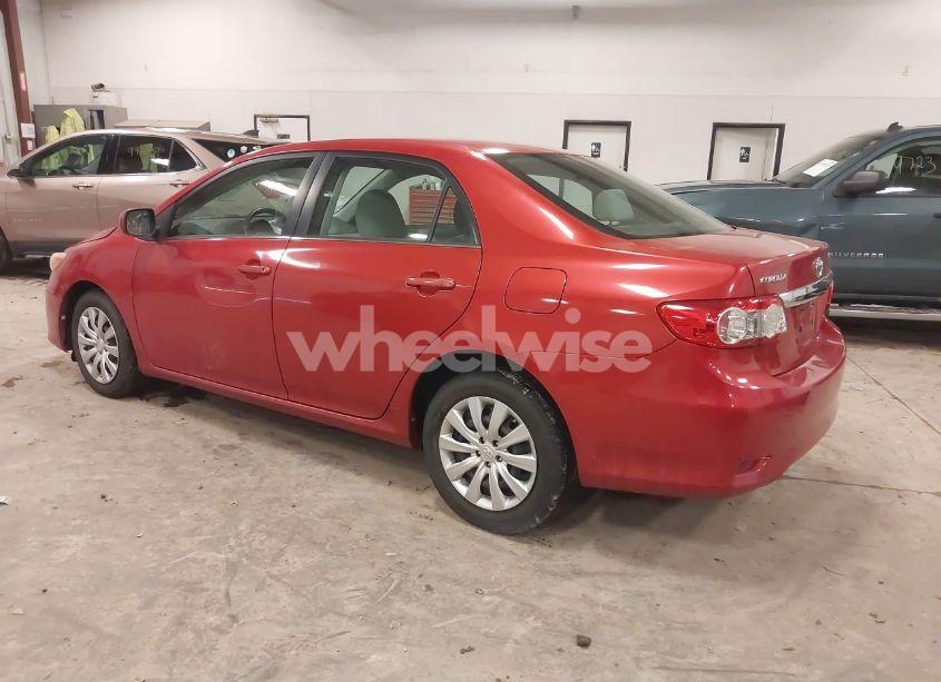Photo 3 of 2013 Toyota Corolla LE (VIN 5YFBU4EE0DP108980)