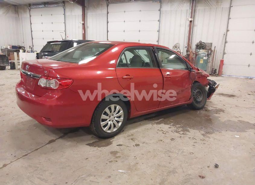 Photo 4 of 2013 Toyota Corolla LE (VIN 5YFBU4EE0DP108980)