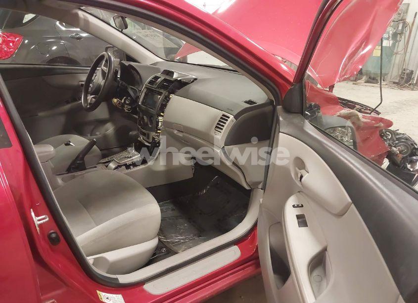 Photo 5 of 2013 Toyota Corolla LE (VIN 5YFBU4EE0DP108980)