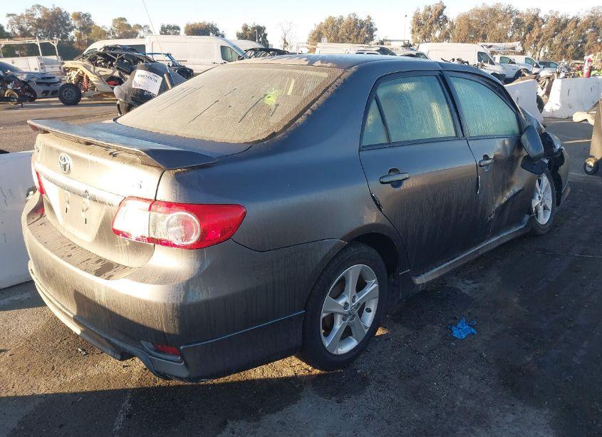 Photo 4 of 2013 Toyota Corolla S (VIN 5YFBU4EE0DP124306)