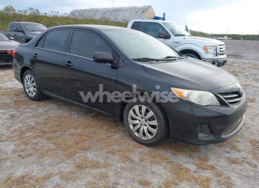 2013 Toyota Corolla LE (VIN 5YFBU4EE0DP153756) main photo