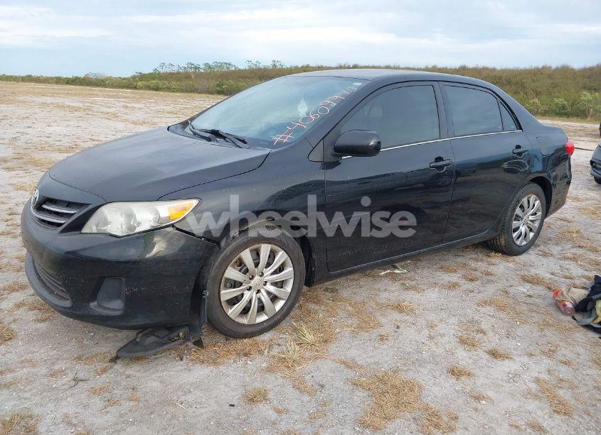 Photo 2 of 2013 Toyota Corolla LE (VIN 5YFBU4EE0DP153756)