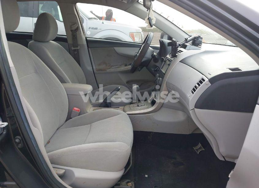 Photo 5 of 2013 Toyota Corolla LE (VIN 5YFBU4EE0DP153756)