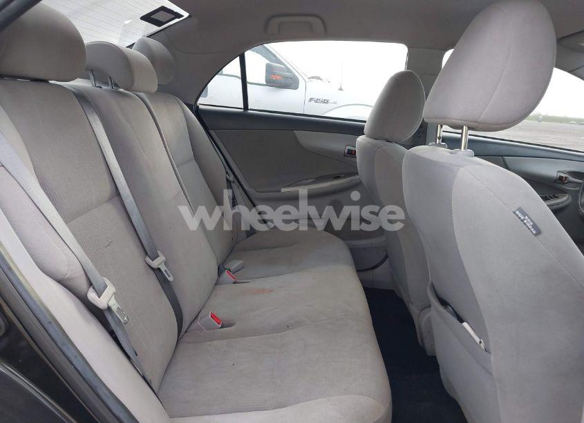 Photo 8 of 2013 Toyota Corolla LE (VIN 5YFBU4EE0DP153756)