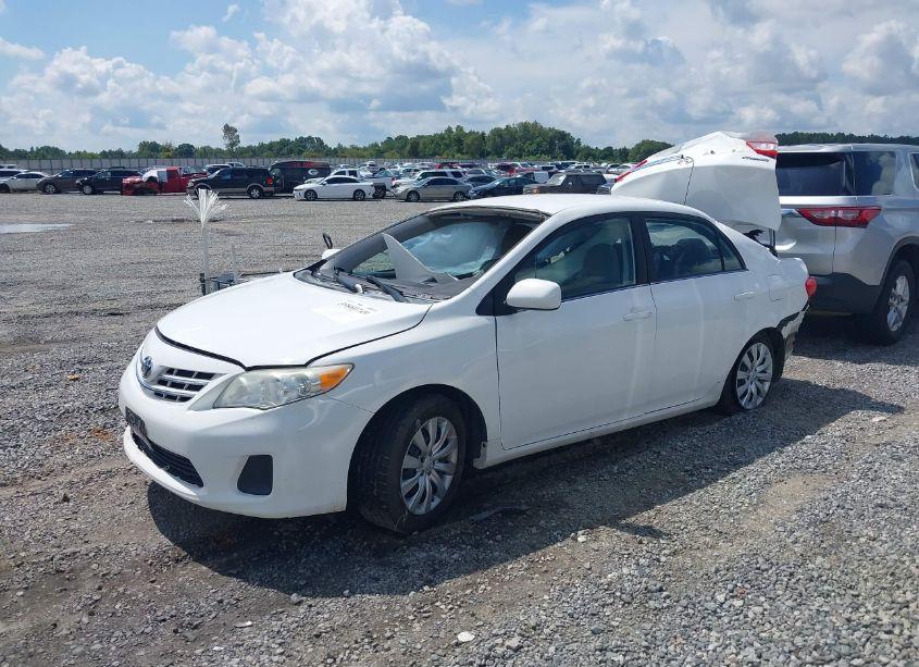 Photo 2 of 2013 Toyota Corolla LE (VIN 5YFBU4EE0DP158066)
