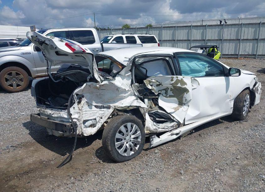 Photo 4 of 2013 Toyota Corolla LE (VIN 5YFBU4EE0DP158066)