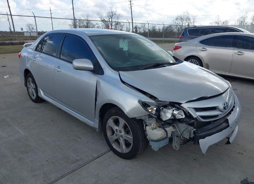 2013 Toyota Corolla S (VIN 5YFBU4EE0DP165101) main photo