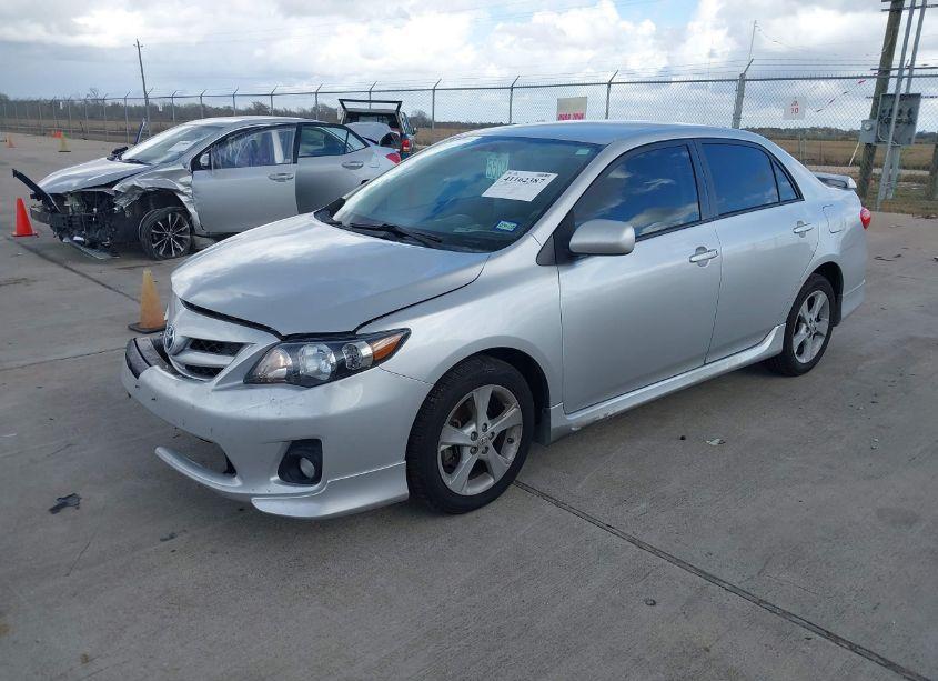 Photo 2 of 2013 Toyota Corolla S (VIN 5YFBU4EE0DP165101)