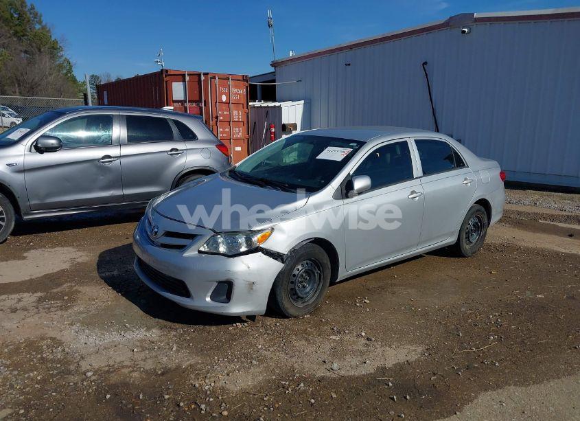 Photo 2 of 2013 Toyota Corolla L (VIN 5YFBU4EE0DP166510)