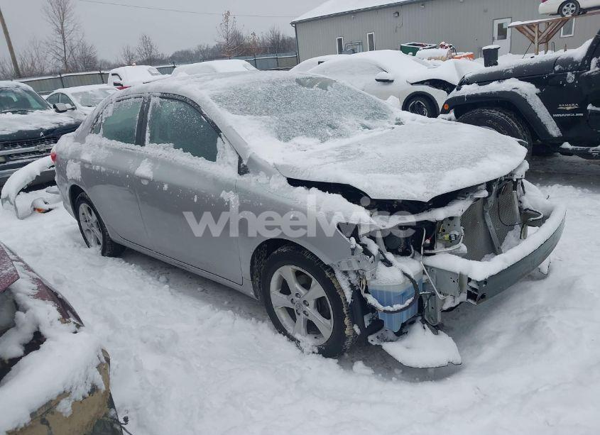 2013 Toyota Corolla LE (VIN 5YFBU4EE0DP168354) main photo