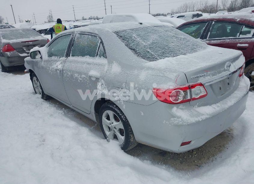 Photo 3 of 2013 Toyota Corolla LE (VIN 5YFBU4EE0DP168354)