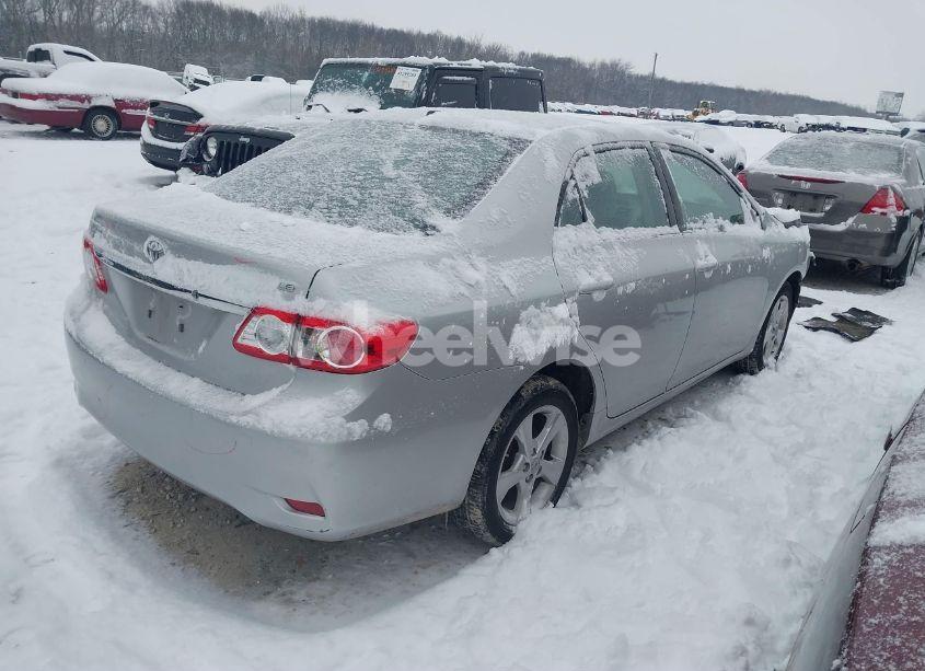 Photo 4 of 2013 Toyota Corolla LE (VIN 5YFBU4EE0DP168354)