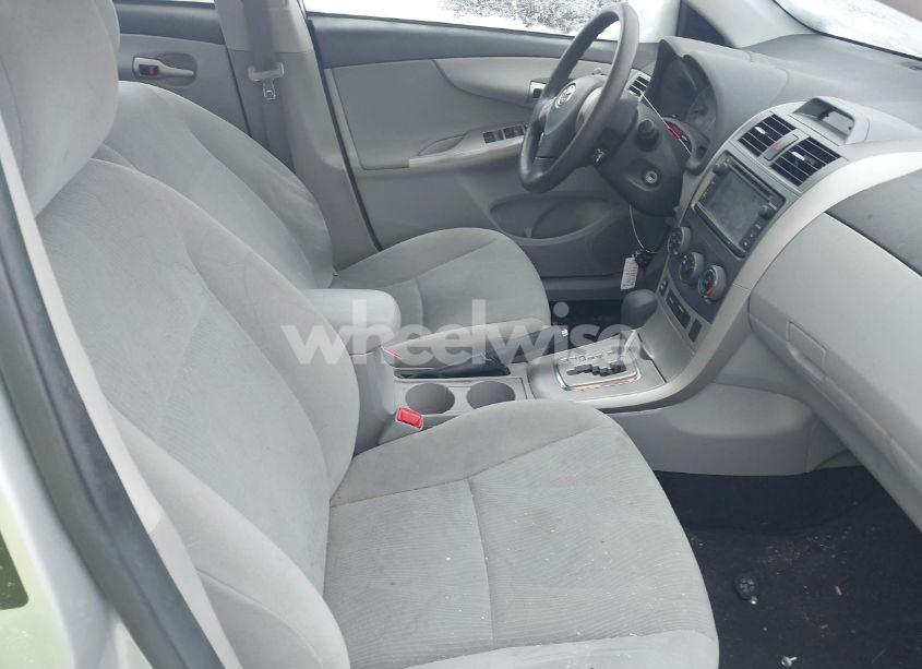 Photo 5 of 2013 Toyota Corolla LE (VIN 5YFBU4EE0DP168354)
