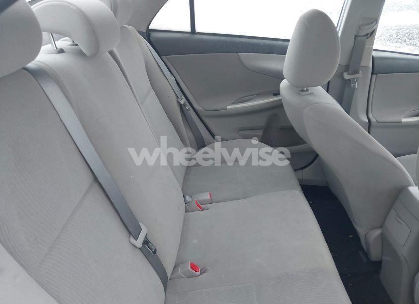 Photo 8 of 2013 Toyota Corolla LE (VIN 5YFBU4EE0DP168354)