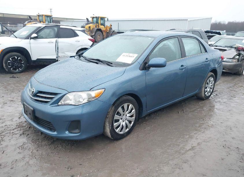 Photo 2 of 2013 Toyota Corolla LE (VIN 5YFBU4EE0DP176583)
