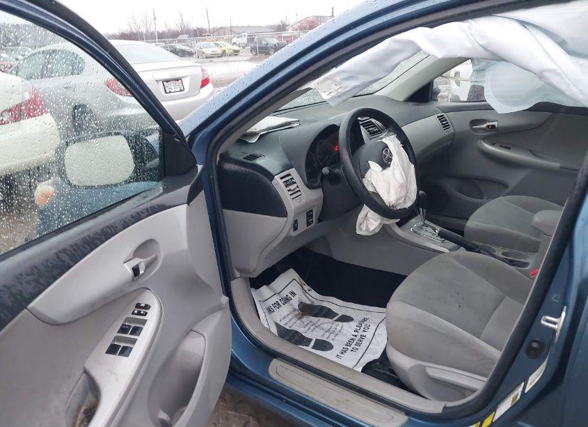 Photo 5 of 2013 Toyota Corolla LE (VIN 5YFBU4EE0DP176583)