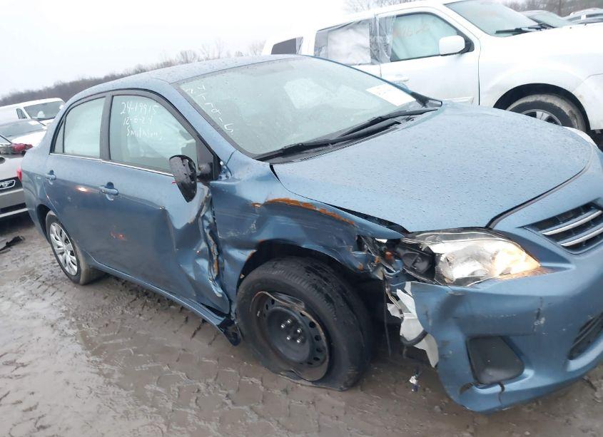 Photo 6 of 2013 Toyota Corolla LE (VIN 5YFBU4EE0DP176583)